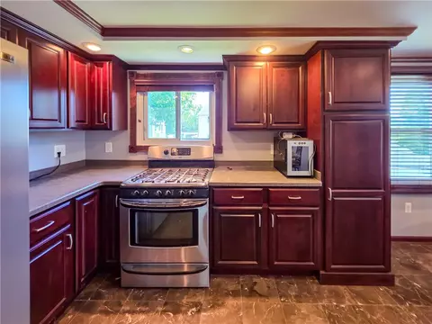 Kitchen - 111 Jefferson Dr, Clairton, PA 15025 photo 5 of 8