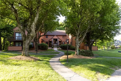 3006 Swiss Mountain Dr, Champion, PA 15622