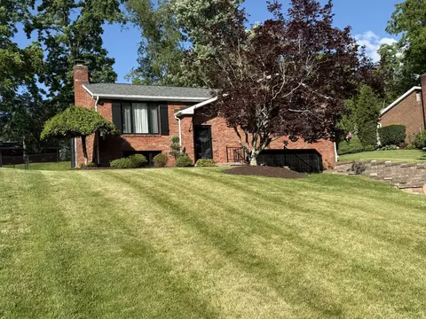 979 Westchester Rd, South Park, PA 15129