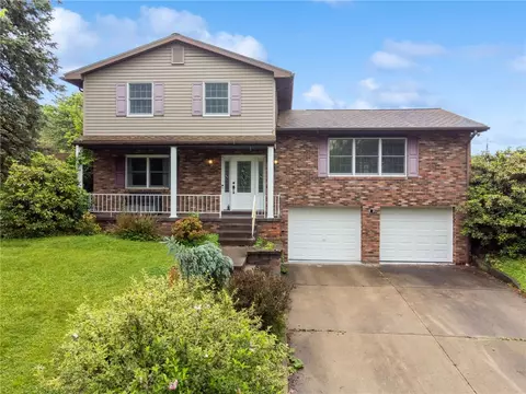 4044 Briarwood Dr, Jeannette, PA 15644