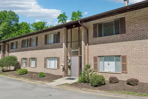 4073 Sanlin, Coraopolis, PA 15108