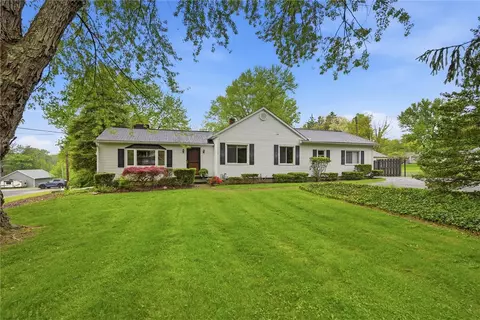 2907 Old Plank Rd, New Castle, PA 16105