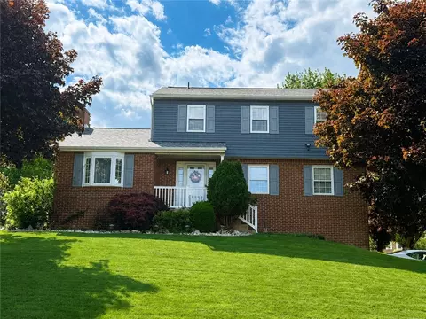 25 Rizzi Dr, Irwin, PA 15642