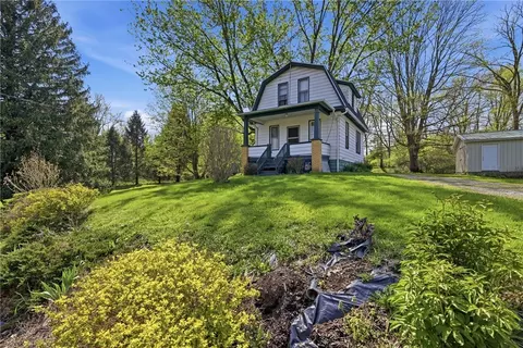1239 Rebecca St, New Castle, PA 16101