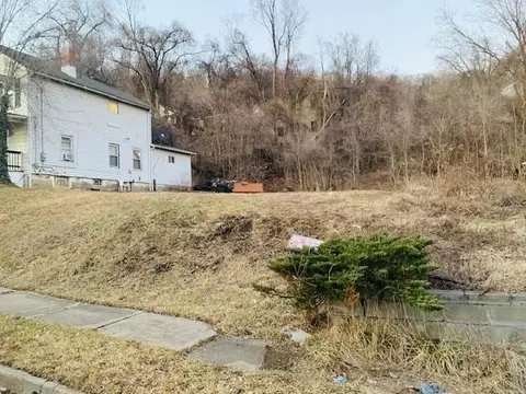 349 Penn Ave, Midland, PA 15059
