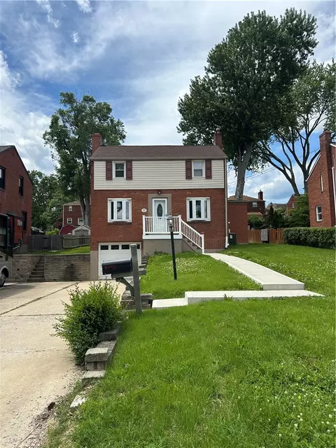 2062 Elmbrook Ln, Pittsburgh, PA 15243