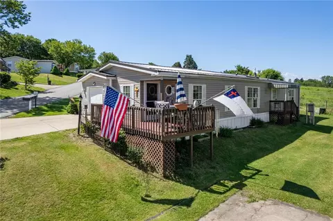 404 Blue Jay Ln, Apollo, PA 15613