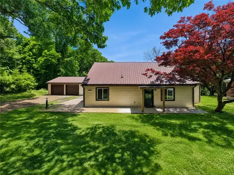 4531 Ridgeview Dr, Greensburg, PA 15601