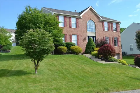 138 Valley View Dr, Belle Vernon, PA 15012