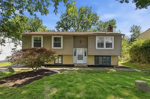 138 Hunting Creek Rd, Canonsburg, PA 15317