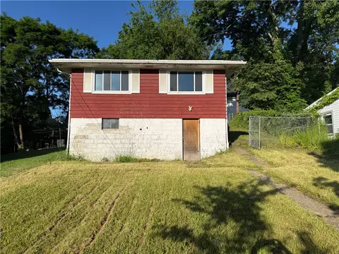 2011 Valley St, West Mifflin, PA 15122