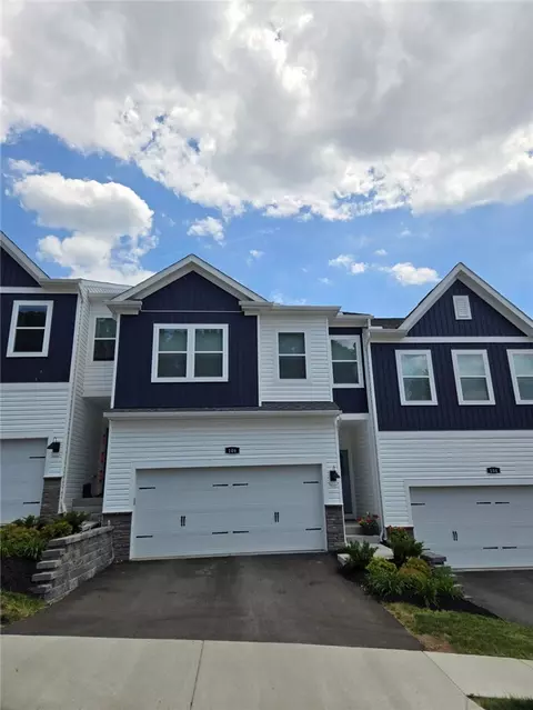 206 Paddock Ln, Harmony, PA 16037