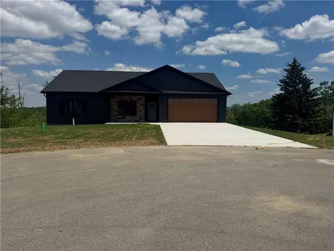 10 Vincent Dr #4, Uniontown, PA 15401