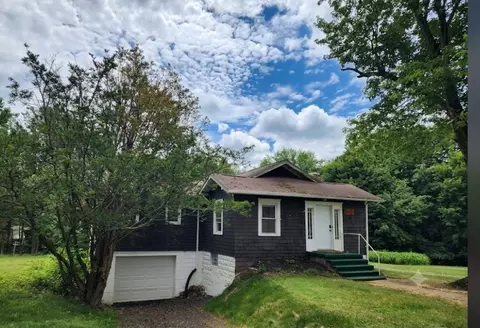 634 Scotland Ln, New Castle, PA 16101