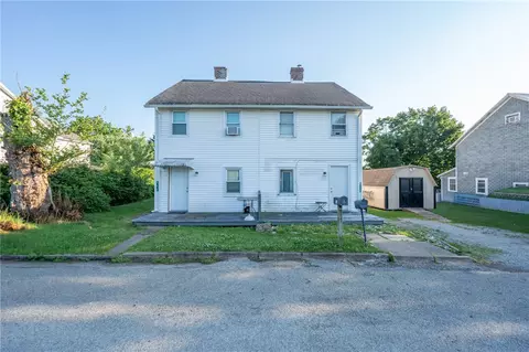 408-410 Pump Hill Pl, Mount Pleasant, PA 15666