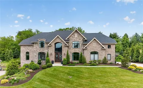 1809 Winchester Dr, Pittsburgh, PA 15241