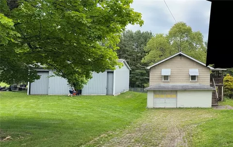 100 S Kings Creek Rd, Burgettstown, PA 15021