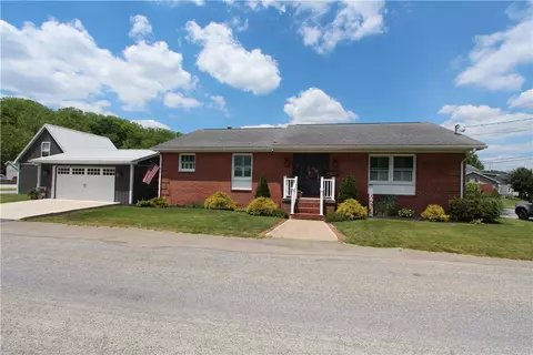 301 W Loyalhanna St, Ligonier, PA 15658