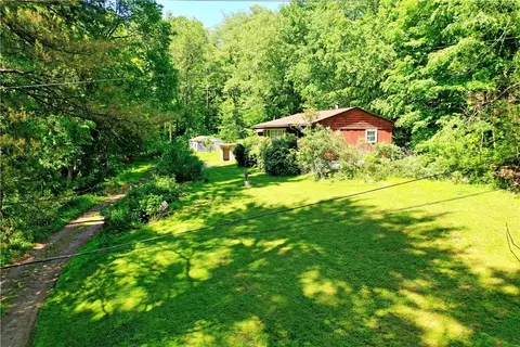184 Mcclain Ln, New Castle, PA 16105