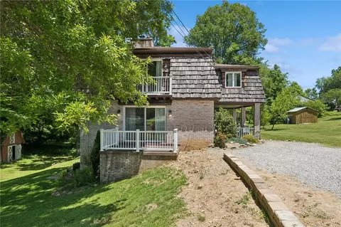 1000 Weir Dr, Rostraver, PA 15012
