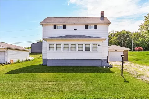 231 Reynolds St, Hutchinson, PA 15640
