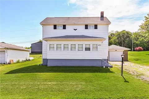 231 Reynolds St, Hutchinson, PA 15640