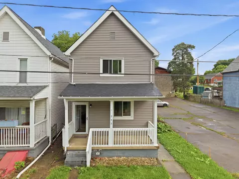 717 Railroad, Springdale, PA 15144