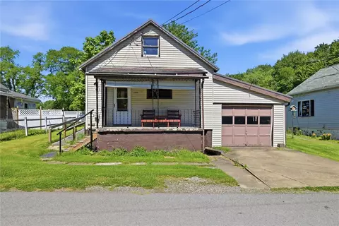 1449 2nd St, Apollo, PA 15613