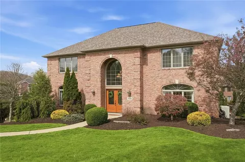 315 Fox Run Dr, Venetia, PA 15367
