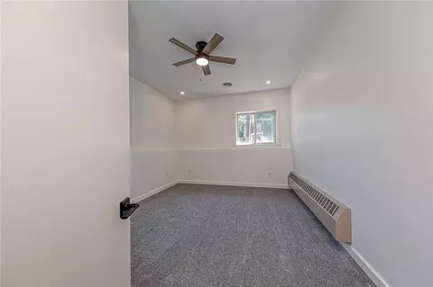 Bedroom - 800 Jackson Ave, Monaca, PA 15061 photo 4 of 7