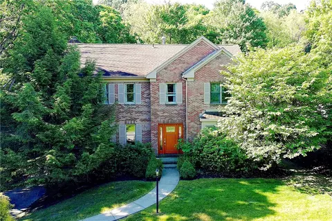 313 Blue Run Rd, Cheswick, PA 15024