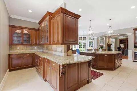 Kitchen - 2114 N Villa Ct, Gibsonia, PA 15044 photo 1 of 8