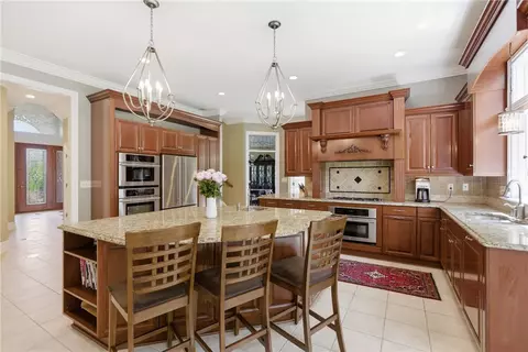 Kitchen - 2114 N Villa Ct, Gibsonia, PA 15044 photo 5 of 8