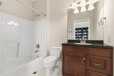 Bath - 2114 N Villa Ct, Gibsonia, PA 15044 photo 4 of 6