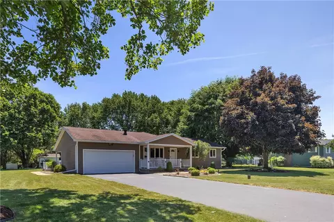 16 Aylesworth Way, Grove City, PA 16127