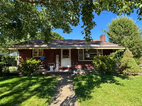 316 Pine Dr, Aliquippa, PA 15001