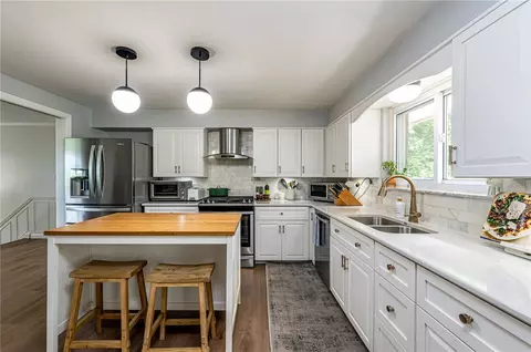 109 Westview Dr, Ligonier, PA 15658