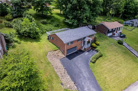 109 Westview Dr, Ligonier, PA 15658