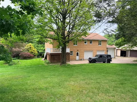 96 S 100 S Kings Creek Rd, Burgettstown, PA 15021