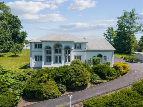 236 Lakewood Rd, Greensburg, PA 15601