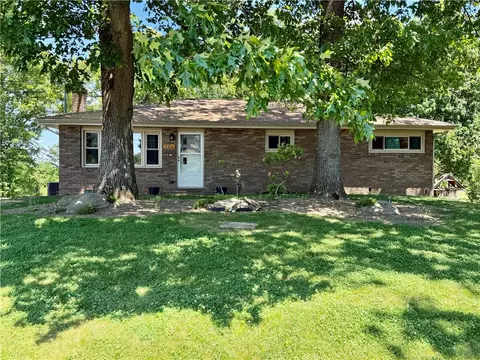 121 Kemar Dr, Butler, PA 16002