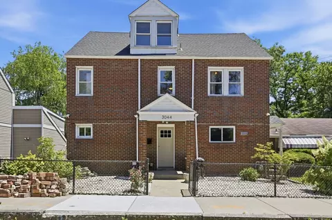 3044 Iowa St, Pittsburgh, PA 15219