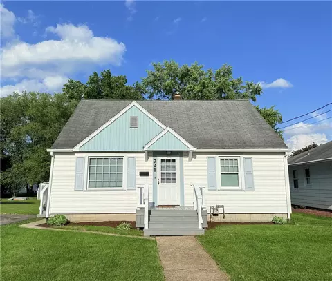 721 Tidball Ave, Grove City, PA 16127
