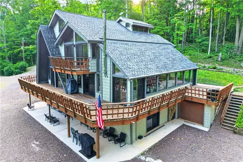 927 Wilkins Hollow Rd, Addison, PA 15411