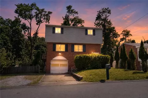 247 Golden Gate Dr, Verona, PA 15147