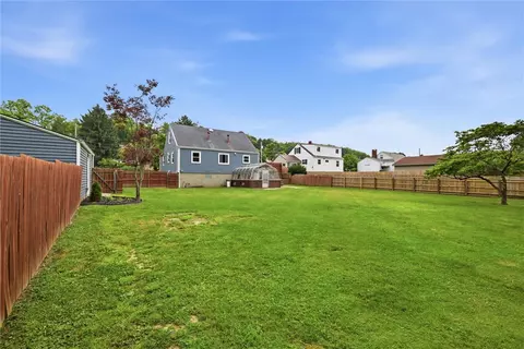 Exterior - 2659 River Rd, Vandergrift, PA 15690 photo 5 of 7
