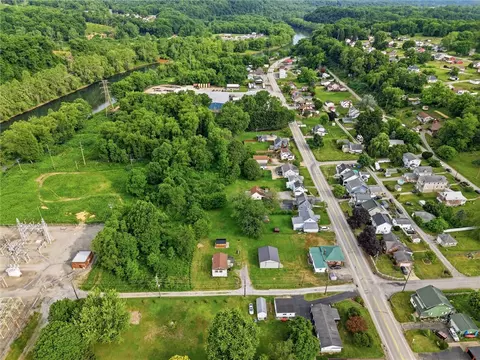 View/Area - 2659 River Rd, Vandergrift, PA 15690 photo 6 of 8