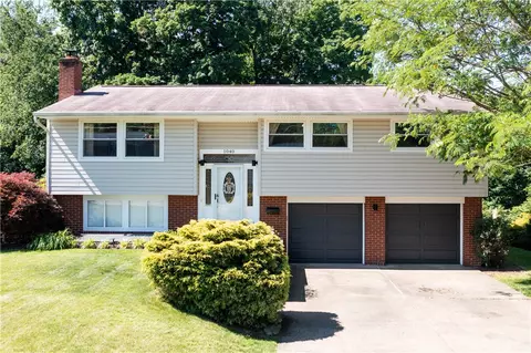 1040 Cork Dr, Bethel Park, PA 15102
