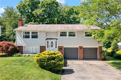 1040 Cork Dr, Bethel Park, PA 15102