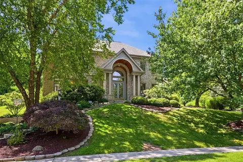 3007 W Grove Pl, Gibsonia, PA 15044